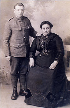 Charlotte Hodgkins and her son, Charles, who fought at Gallipoli in 1915.