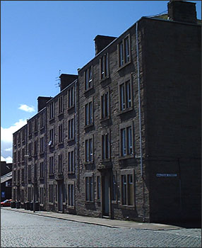 What's left of the Victorian North Erskine Street in 2002, with a view down to the Tay.